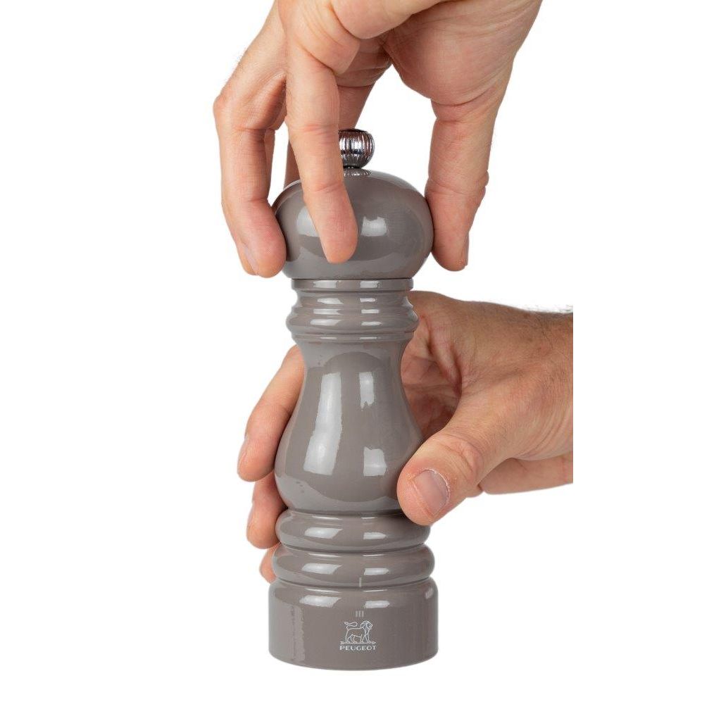 Moulin à poivre manuel u'Select en bois laqué, taupe, 18 cm - Visuel 3